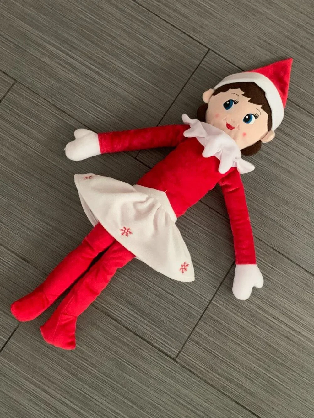 Elf on the Shelf Plushee Pals Girl Hugg Plush Stuffed Doll White Skirt 26